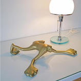  Oder er lauert auf Ihrem Schreibtisch, dekoriert Ihr Sideboard ...