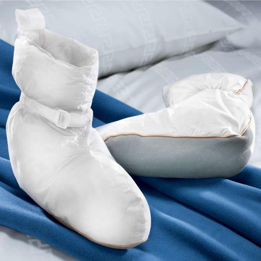Les chaussons de lit Les chaussons de lit (garnissage 120 g 1/2 duvet) procurent imm&eacute;diatement une agr&eacute;able chaleur.
